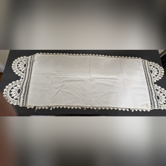 Assorted Vintage Linens - Picture 4 of 8